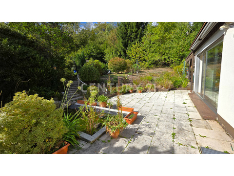 Gegenseite der tollen Terrassenfläche