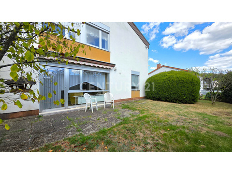 Gegenseite der ca. 15m² großen Terrasse