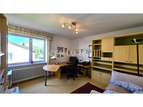 Großes helles Kinderzimmer