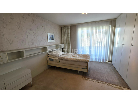 Großes Eltern- Schlafzimmer mit zusätzlichem Balkon