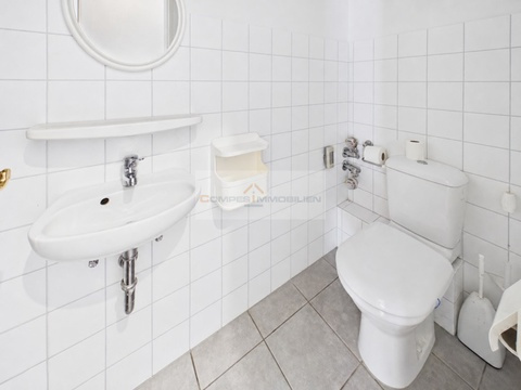 Gäste-WC- 4 Zimmerwohnung in Königswinter