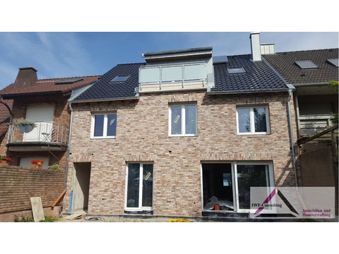 Doppelhaushälfte kaufen in Grevenbroich, 496 m² Grundstück, 242 m² Wohnfläche, 8 Zimmer