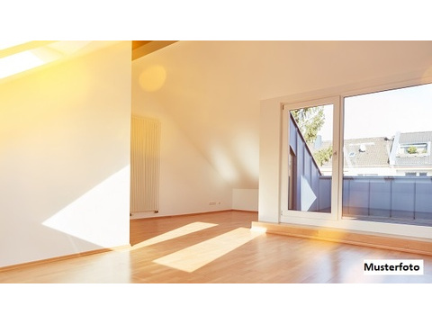 Dachgeschosswohnung kaufen in Saarbrücken, 42 m² Wohnfläche, 3 Zimmer