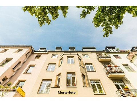 Mehrfamilienhaus kaufen in Krefeld, 199 m² Grundstück, 124 m² Wohnfläche