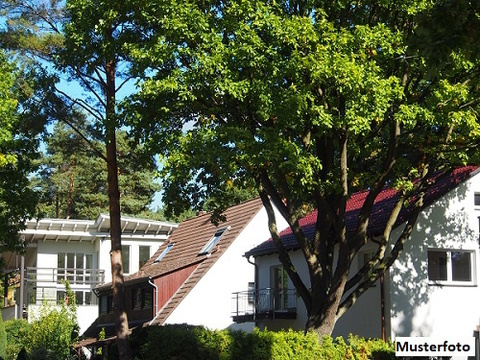Zweifamilienhaus kaufen in Voerde (Niederrhein), 809 m² Grundstück, 115 m² Wohnfläche, 6 Zimmer