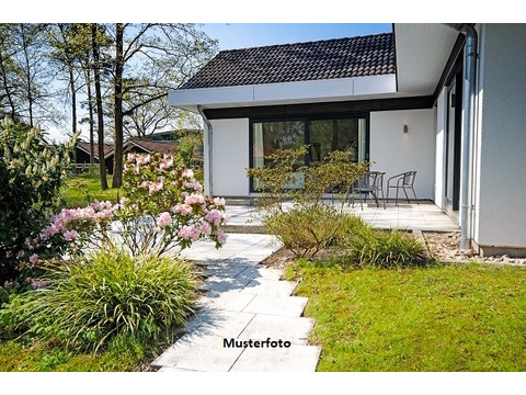 Einfamilienhaus kaufen in Dassel, 1.475 m² Grundstück, 222 m² Wohnfläche, 9 Zimmer