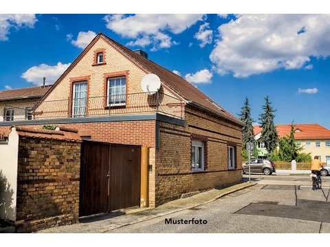 Bauernhaus kaufen in Soest, 4.847 m² Grundstück, 324 m² Wohnfläche, 12 Zimmer