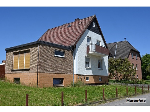 Zweifamilienhaus kaufen in Neunkirchen-Seelscheid, 58.375 m² Grundstück, 1 m² Wohnfläche, 9 Zimmer
