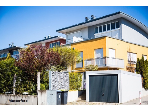 Mehrfamilienhaus kaufen in Oberhausen, 560 m² Grundstück, 283 m² Wohnfläche