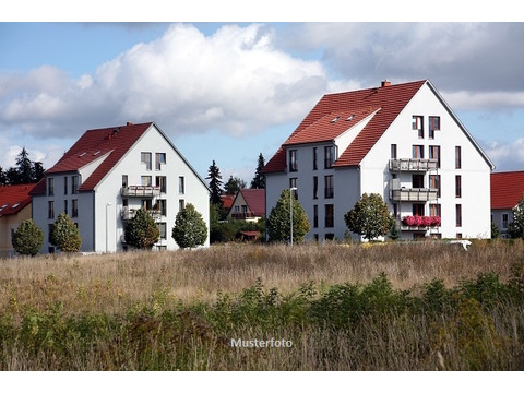Mehrfamilienhaus kaufen in Stadtoldendorf, 635 m² Grundstück, 507 m² Wohnfläche, 10 Zimmer
