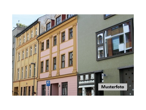 Mehrfamilienhaus kaufen in Calbe (Saale), 328 m² Grundstück, 135 m² Wohnfläche