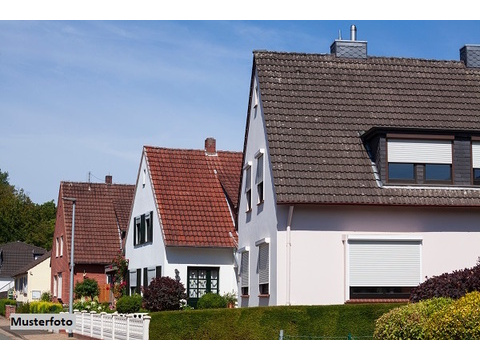 Zweifamilienhaus kaufen in Hornburg, 114 m² Grundstück, 272 m² Wohnfläche, 9 Zimmer