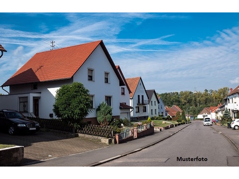 Einfamilienhaus kaufen in Bruckberg, 1.761 m² Grundstück, 167 m² Wohnfläche, 4 Zimmer