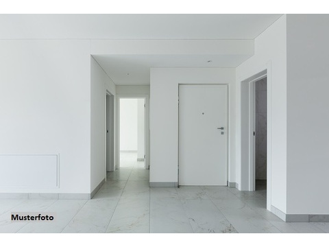 Reihenmittelhaus kaufen in München, 211 m² Grundstück, 133 m² Wohnfläche, 4 Zimmer