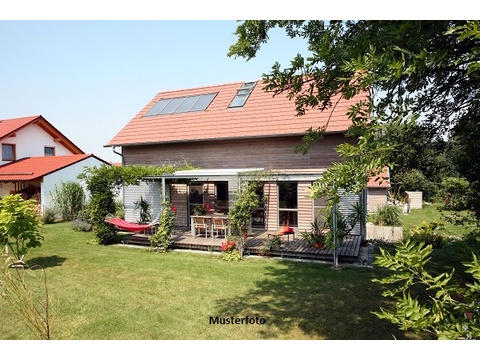 Einfamilienhaus kaufen in Bielefeld, 2.063 m² Grundstück, 202 m² Wohnfläche, 7 Zimmer