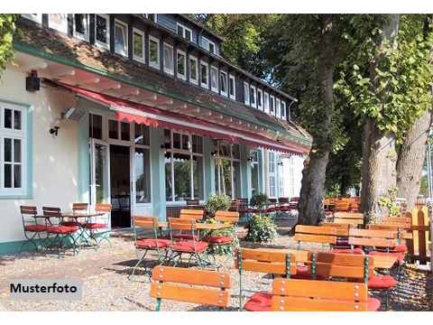 Gastronomie und Wohnung kaufen in Warstein