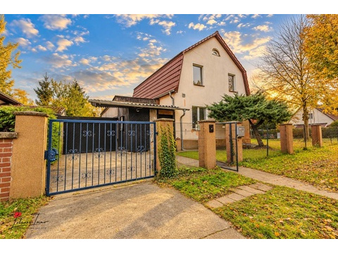 Einfamilienhaus kaufen in Berlin, mit Garage, 631 m² Grundstück, 170 m² Wohnfläche, 6 Zimmer