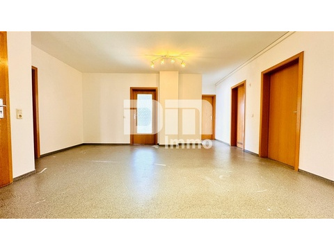Bürofläche kaufen in Baunatal, mit Garage, 135,51 m² Bürofläche, 5 Zimmer