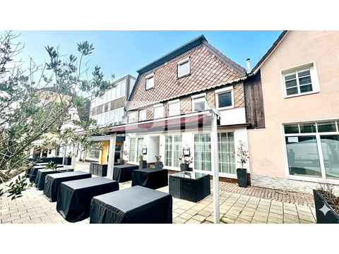 Mehrfamilienhaus kaufen in Holzminden, 325 m² Wohnfläche, 8 Zimmer