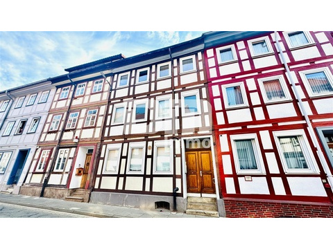 Reihenhaus kaufen in Northeim, mit Stellplatz, 200 m² Grundstück, 180 m² Wohnfläche, 6 Zimmer