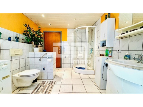 EG Bad Dusche / Waschmaschinenanschluss