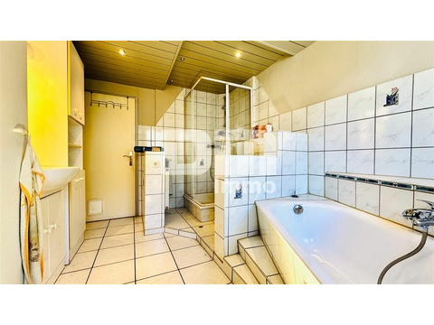 OG Bad / Wanne / Dusche