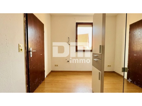 Wohnhaus EG Ankleide / Büro / Gäste