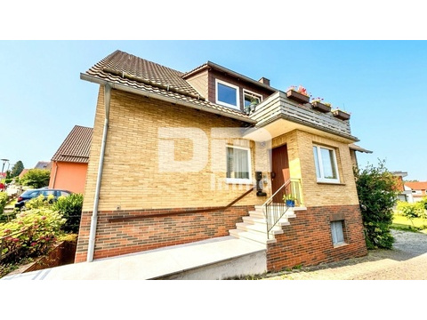 Einfamilienhaus kaufen in Dransfeld, mit Stellplatz, 803 m² Grundstück, 203,96 m² Wohnfläche, 8 Zimmer