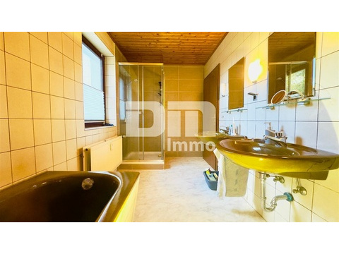 DG WE2 Badezimmer Wanne / Dusche