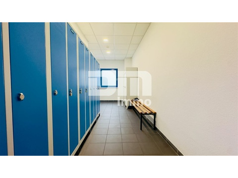 Bürotrakt Umkleide Damen EG