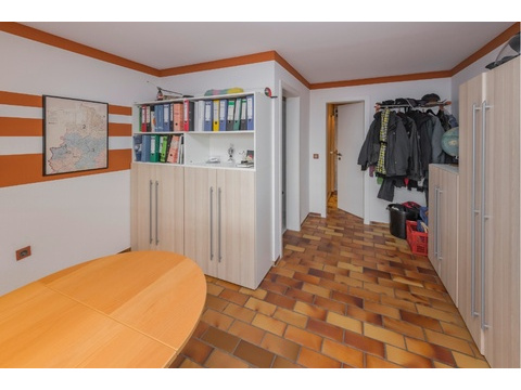 Souterrain Büro