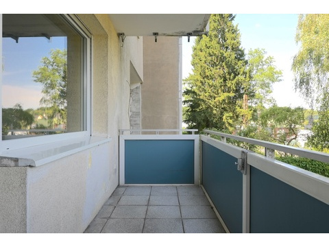Balkon EG links