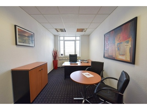 Büro 15 qm 1 AP und Bespr.