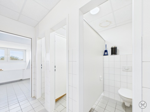 Bürofläche mieten, pachten in Oldenburg (Oldb), mit Stellplatz, 710 m² Bürofläche, 6 Zimmer