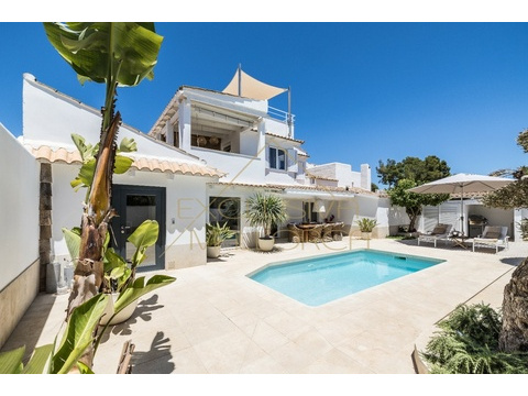 Haus kaufen in Sol de Mallorca, 250 m² Grundstück