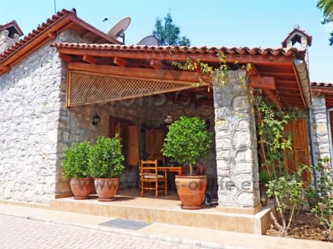 FINEST PROPERTIES TURKEY | Landhaus + Gästehaus + Angestelltenhaus in Antalya