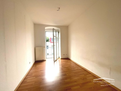 Schlafzimmer mit Zugang zum Balkon