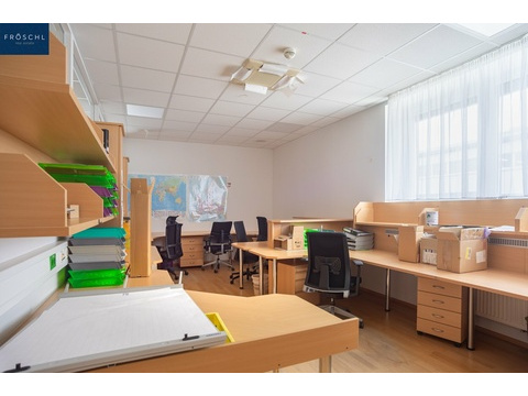 Büro, Praxis, Raum mieten, pachten in Waidhofen an der Thaya, mit Stellplatz, 52 m² Bürofläche