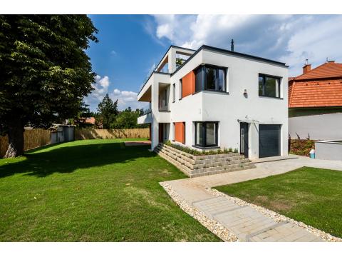 Einfamilienhaus kaufen in Budapest, 700 m² Grundstück, 230 m² Wohnfläche, 4 Zimmer