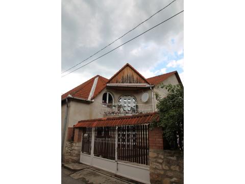 Einfamilienhaus kaufen in Sárospatak, 319 m² Grundstück, 214 m² Wohnfläche, 11 Zimmer