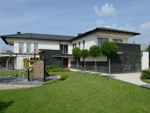 Einfamilienhaus kaufen, 4.000 m² Grundstück, 1.060 m² Wohnfläche, 11 Zimmer