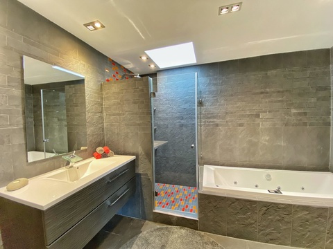 Master Badezimmer