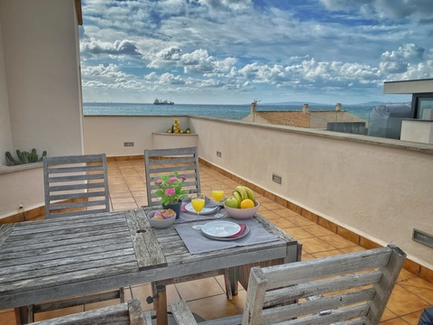 Dachterrasse mit Meerblick