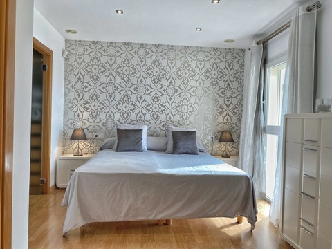 Master-Schlafzimmer mit Bad en Suite