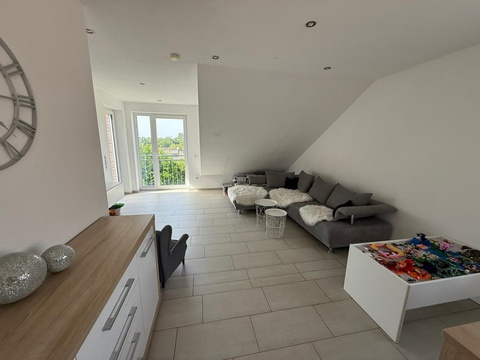 Dachgeschosswohnung mieten in Hückelhoven, mit Stellplatz, 75 m² Wohnfläche, 3 Zimmer