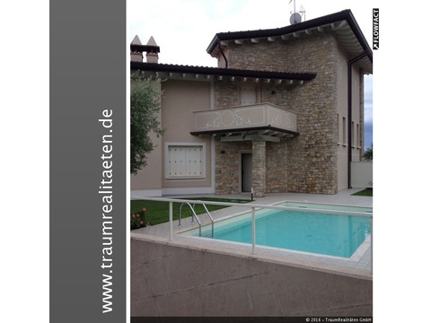 Doppelhaushälfte kaufen in Desenzano del Garda, mit Garage, 540 m² Grundstück, 120 m² Wohnfläche, 5 Zimmer