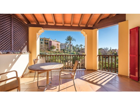 Etagenwohnung kaufen in Bendinat, Illes Balears Bendinat Villas, 117 m² Wohnfläche, 3 Zimmer