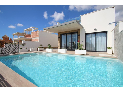 Villa kaufen in San Miguel de Salinas, mit Stellplatz, 350 m² Grundstück, 130 m² Wohnfläche, 4 Zimmer
