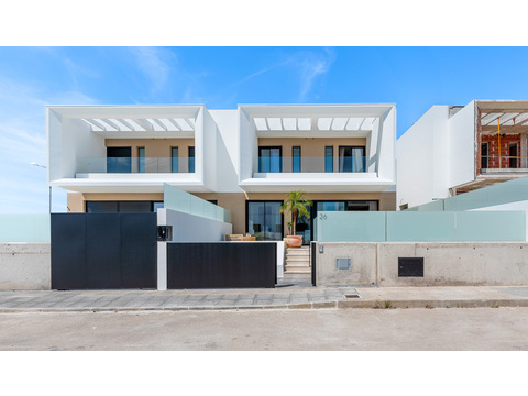 Villa kaufen in Dolores, mit Stellplatz, 205 m² Grundstück, 129 m² Wohnfläche, 4 Zimmer