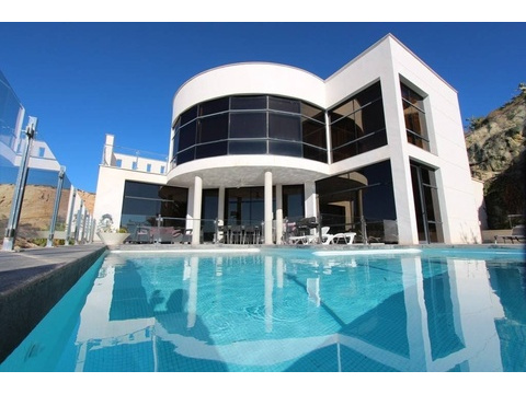 Villa kaufen in El Campello, 1.071 m² Grundstück, 444 m² Wohnfläche, 6 Zimmer
